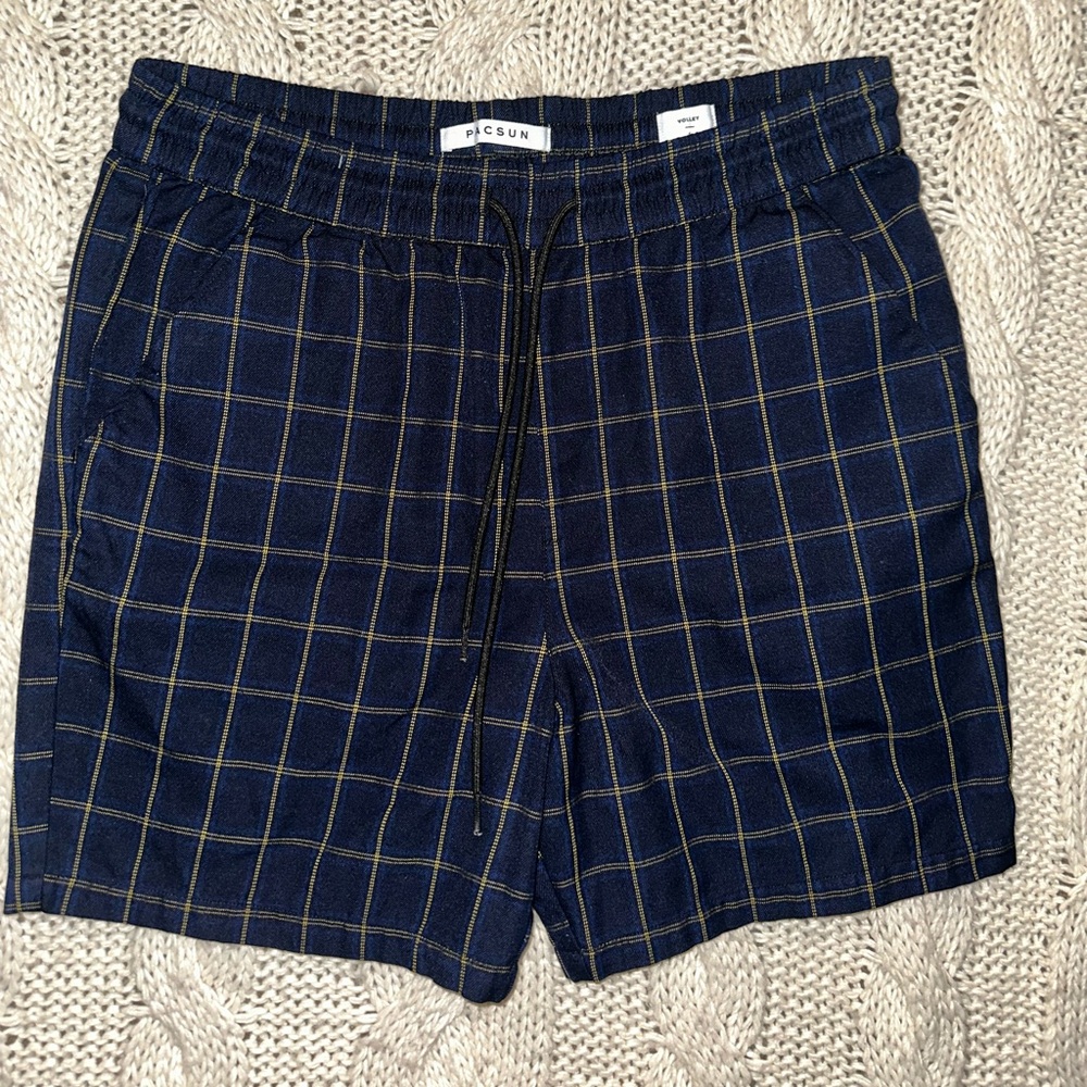 PacSun men’s Navy Plaid Shorts ”Volley” in size large